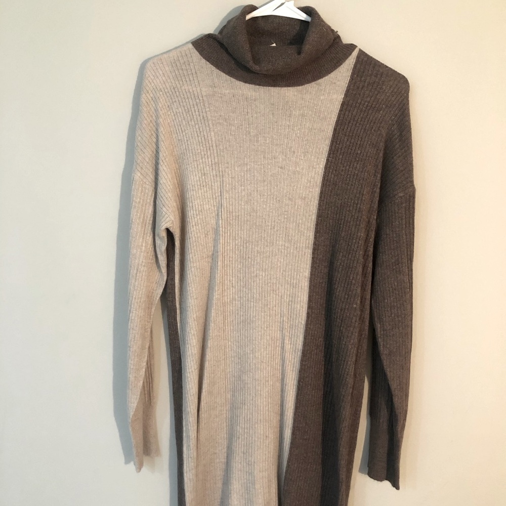 NWT Two-tone Turtleneck Sweater Dress
